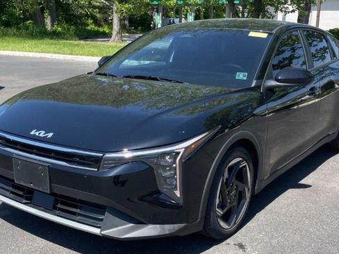 Used 2025 Kia K4 EX FWD image 2