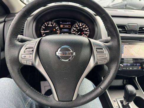 Used 2015 Nissan Altima 2.5 SL w/ Technology Package FWD image 13