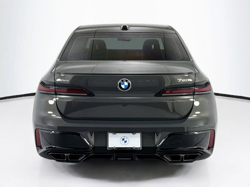 Used 2025 BMW 760i xDrive w/ Executive Package AWD/4WD image 6
