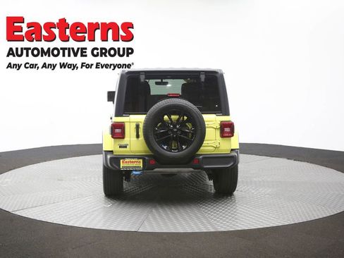 Used 2023 Jeep Wrangler Unlimited Sahara w/ Cold Weather Group image 39