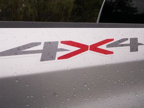 Used 2022 Chevrolet Silverado 1500 LT image 32