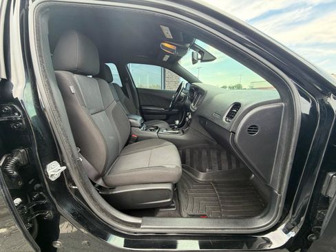 Used 2019 Dodge Charger SXT w/ Blacktop Package AWD/4WD image 23