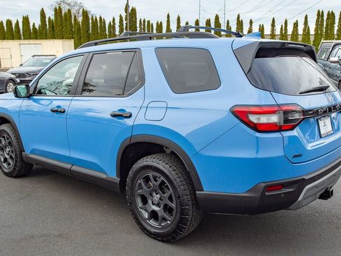 Certified 2025 Honda Pilot TrailSport image 10