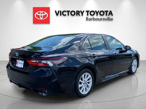 Used 2024 Toyota Camry SE FWD image 7