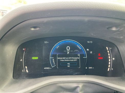 Used 2025 Toyota Camry SE image 18