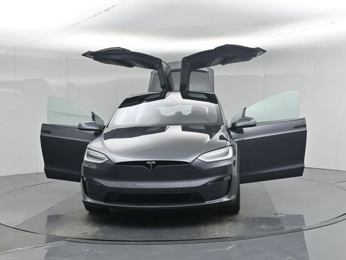Used 2023 Tesla Model X image 33