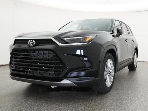 New 2026 Toyota Grand Highlander AWD image 32
