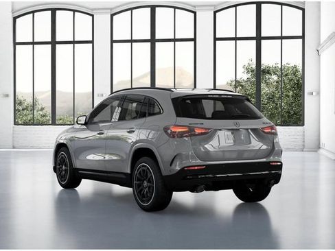 New 2026 Mercedes-Benz GLA 35 AMG 4MATIC image 28
