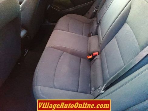 Used 2019 Chevrolet Cruze LT w/ LT Fleet Convenience Package image 22