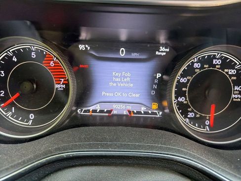 Used 2019 Jeep Cherokee Limited AWD/4WD image 9
