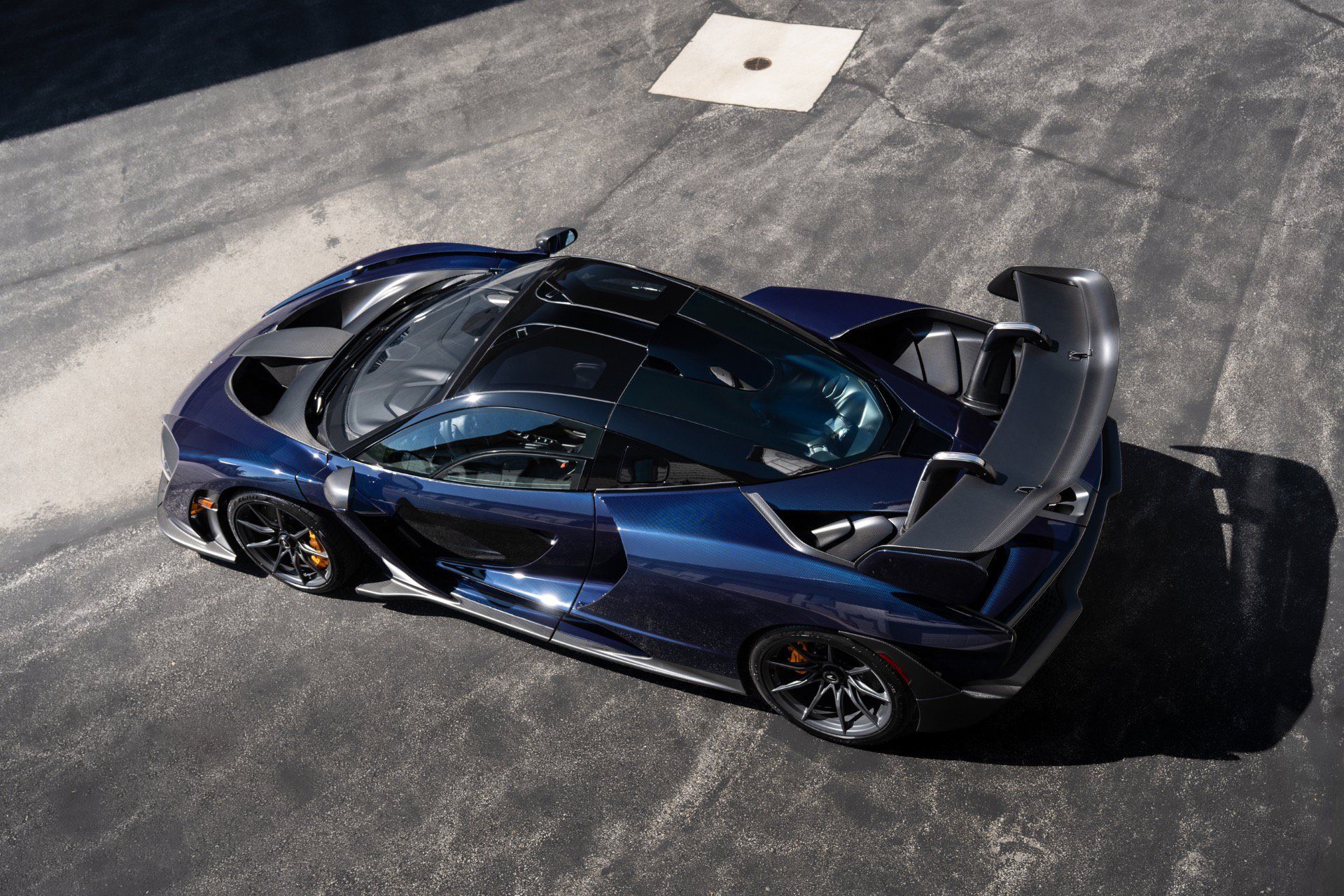 Used 2019 McLaren Senna RWD image 43