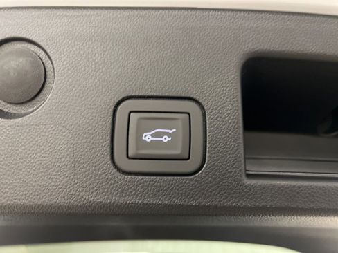 New 2026 Chevrolet Equinox ACTIV w/ Convenience Package III AWD/4WD image 7