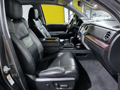 Used 2018 Toyota Tundra Limited w/ Limited Premium Package image 16