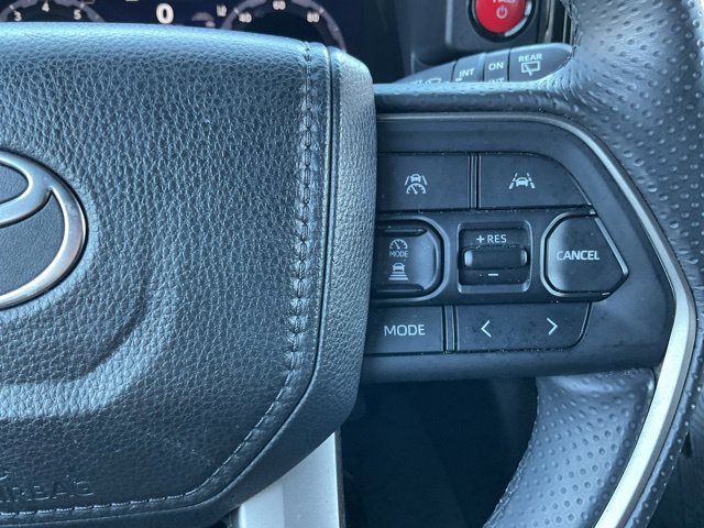 Used 2025 Toyota 4Runner TRD Off-Road Premium AWD/4WD image 26