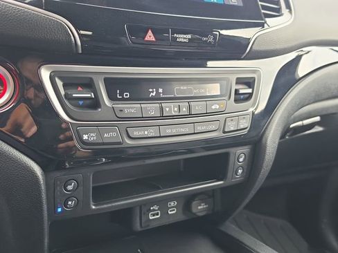Used 2024 Honda Passport Black Edition image 29