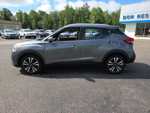 Used 2019 Nissan Kicks SV FWD image 6