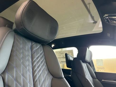 New 2025 Cadillac Escalade IQ Sport 1 w/ LPO, ONYX Package image 17