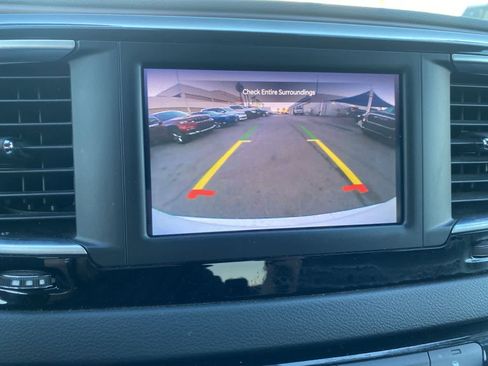 Used 2023 Chrysler Voyager LX image 16