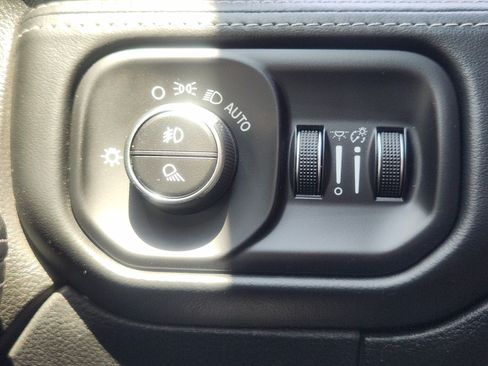 Used 2019 RAM 2500 Limited AWD/4WD image 23