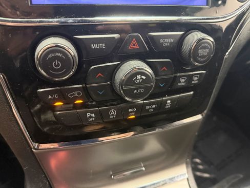 Used 2021 Jeep Grand Cherokee Trailhawk AWD/4WD image 32