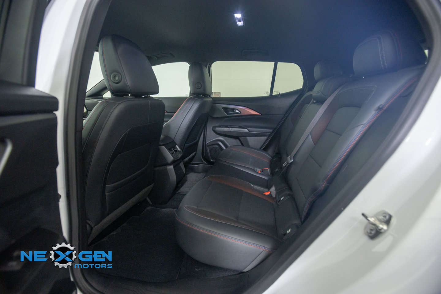 Used 2024 Chevrolet Equinox EV RS FWD image 28