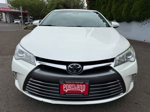 Used 2017 Toyota Camry XLE w/ Moonroof Package FWD image 3