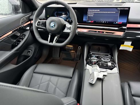 New 2026 BMW i5 eDrive40 w/ M Sport Package AWD/4WD image 51
