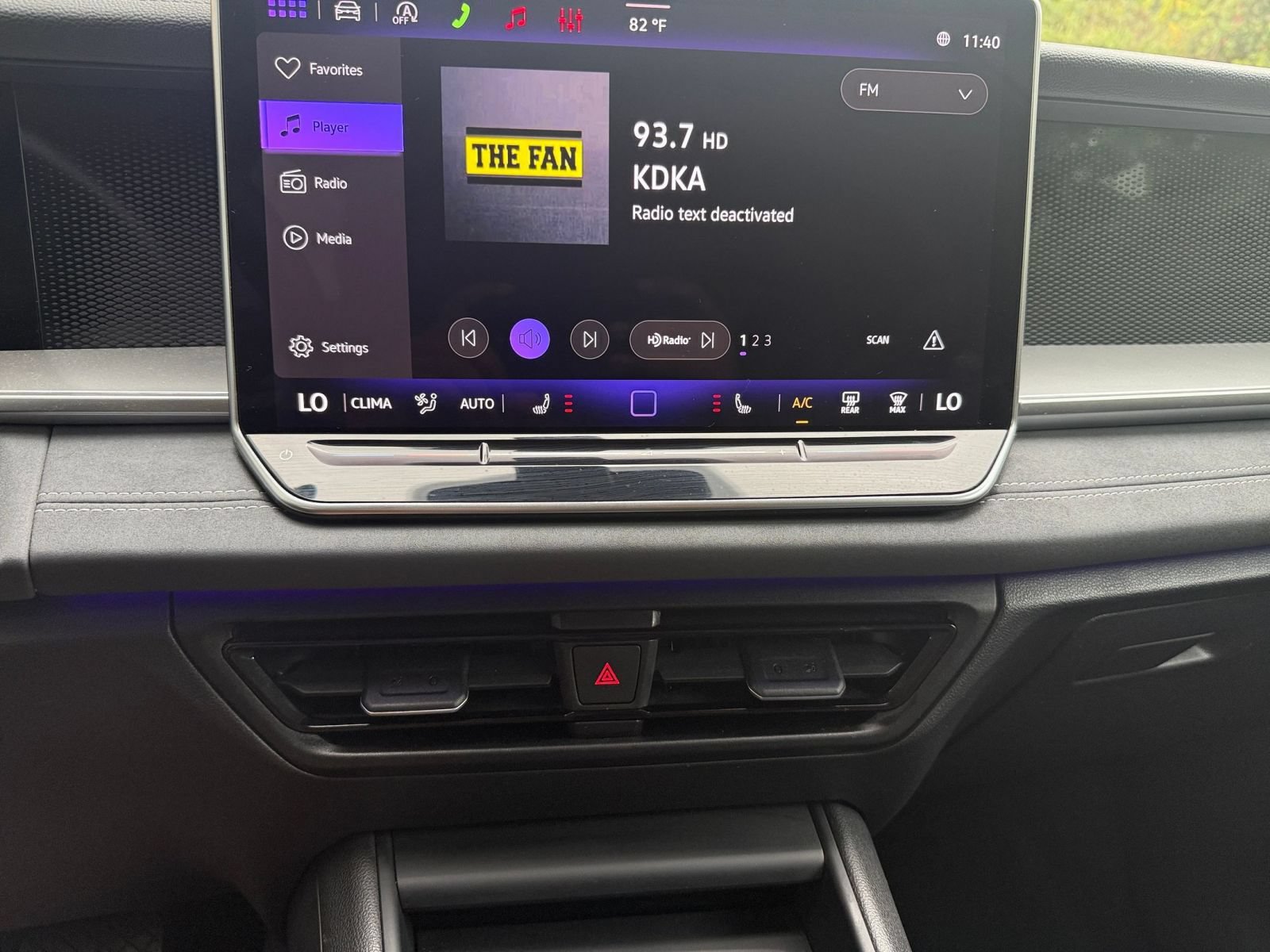 Used 2026 Volkswagen Tiguan SE AWD/4WD image 16