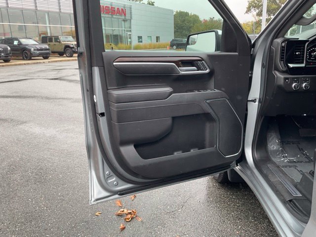 Used 2026 GMC Sierra 1500 SLT AWD/4WD image 9