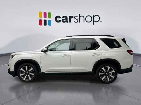 Used 2023 Honda Pilot Touring image 2