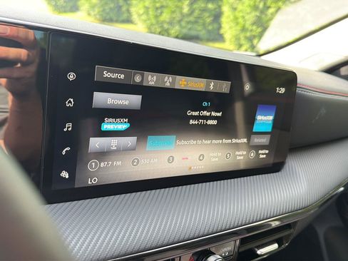 Used 2025 Nissan Kicks SR FWD image 23