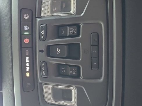 Used 2023 Chevrolet Silverado 1500 ZR2 w/ Technology Package image 25