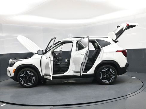 New 2026 Kia Seltos SX image 20