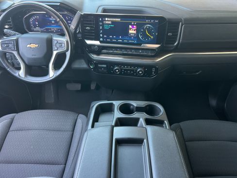 Used 2025 Chevrolet Silverado 1500 LT AWD/4WD image 13