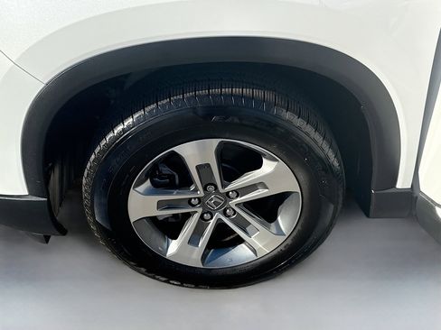 Used 2024 Honda Pilot EX-L image 37