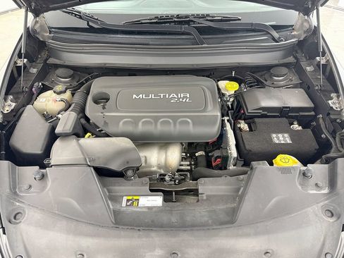 Used 2018 Jeep Cherokee Latitude w/ Altitude Package FWD image 28