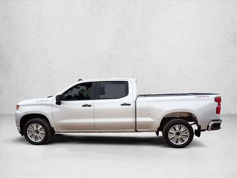 Used 2020 Chevrolet Silverado 1500 Custom w/ Custom Value Package AWD/4WD image 2