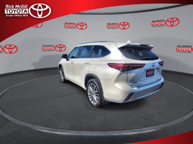 Used 2021 Toyota Highlander Platinum AWD/4WD image 6