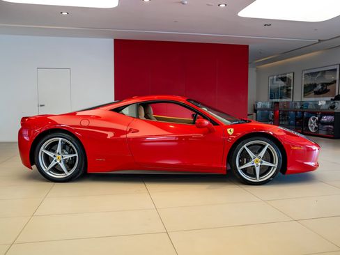 Used 2011 Ferrari 458 Italia Coupe RWD image 7