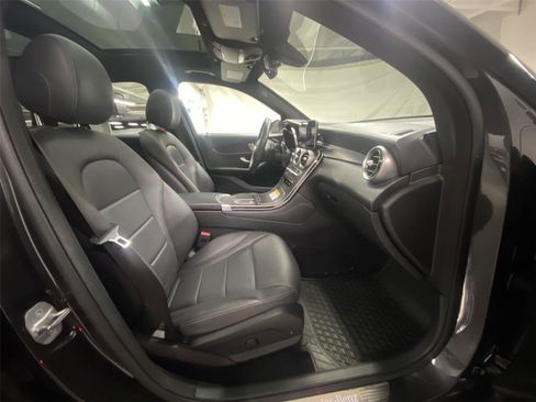 Used 2020 Mercedes-Benz GLC 300 4MATIC w/ Premium Package image 28