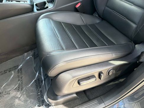 Used 2025 Honda CR-V EX-L image 16