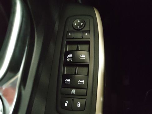 Used 2018 Jeep Cherokee Latitude image 27