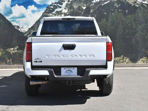 Certified 2025 Toyota Tacoma TRD Off-Road image 10