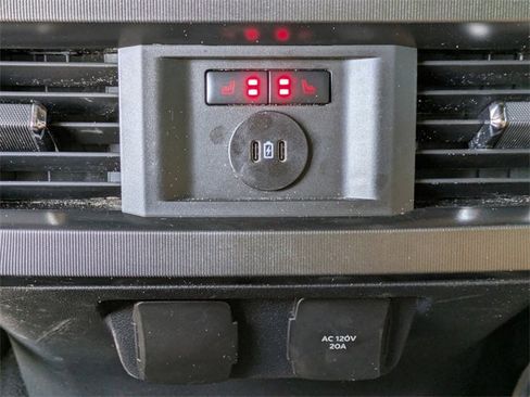 Used 2024 Ford F250 Platinum image 15