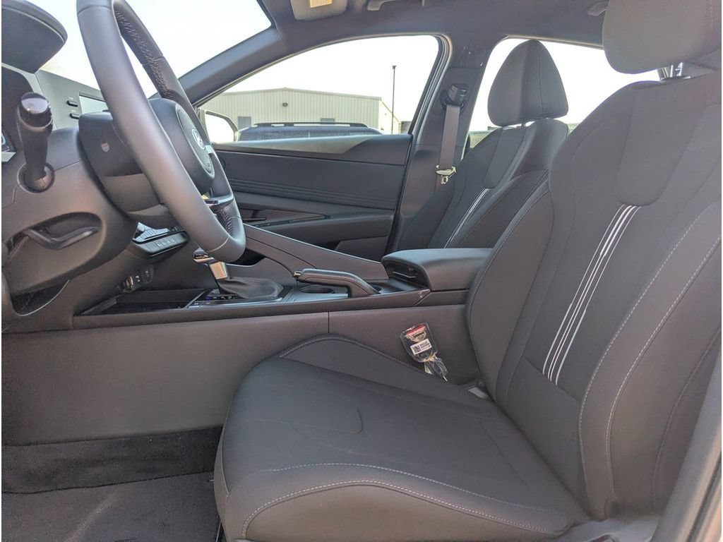 New 2026 Hyundai Elantra SEL FWD image 10