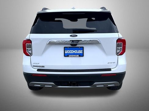 Used 2022 Ford Explorer XLT w/ Equipment Group 202A image 6