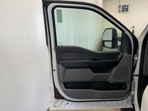 New 2025 Ford F550 4x4 SuperCab Super Duty image 10