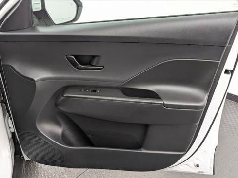 Used 2025 Hyundai Kona SEL FWD image 22