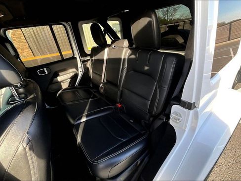 Used 2021 Jeep Wrangler Unlimited Sahara image 19