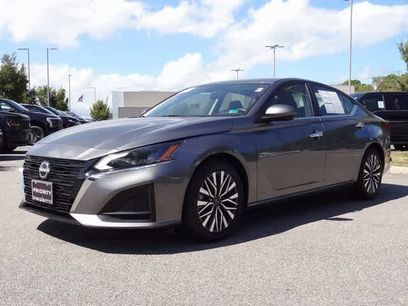 Used 2023 Nissan Altima 2.5 SV